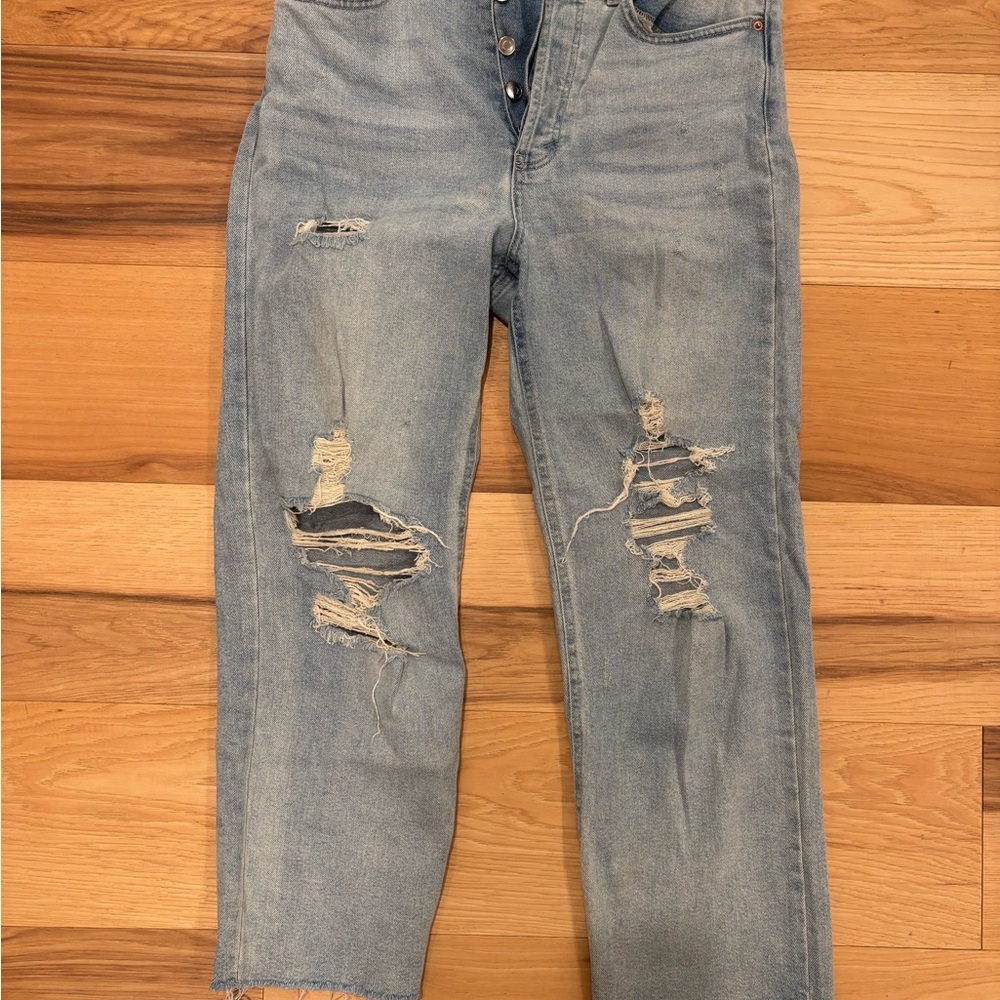 Wild Fable Women’s Cropped Distressed Blue Jeans